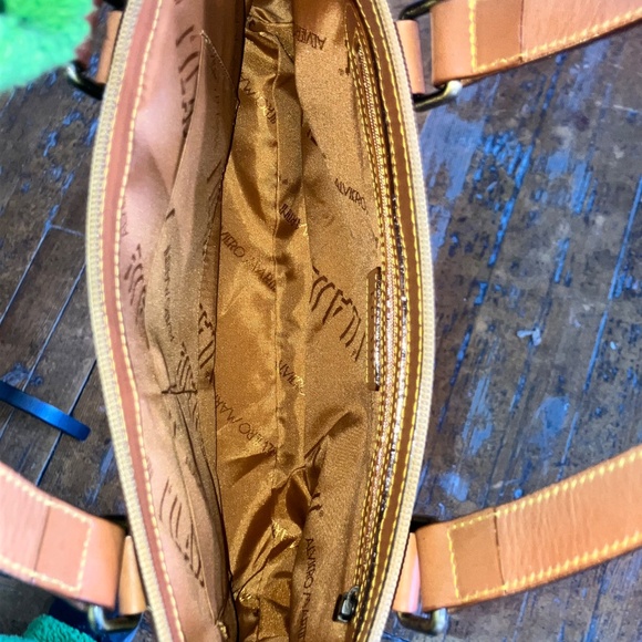 Alviero Martini hand bag - Picture 8 of 9